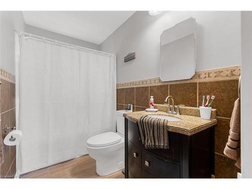 331 East 42Nd Street, Hamilton, ON - Indoor Photo Showing Bathroom