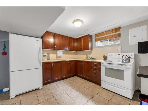 331 East 42Nd Street, Hamilton, ON - Indoor Photo Showing Kitchen