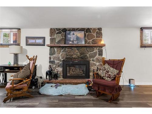 331 East 42Nd Street, Hamilton, ON - Indoor Photo Showing Living Room With Fireplace