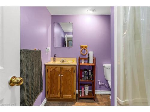 331 East 42Nd Street, Hamilton, ON - Indoor Photo Showing Bathroom