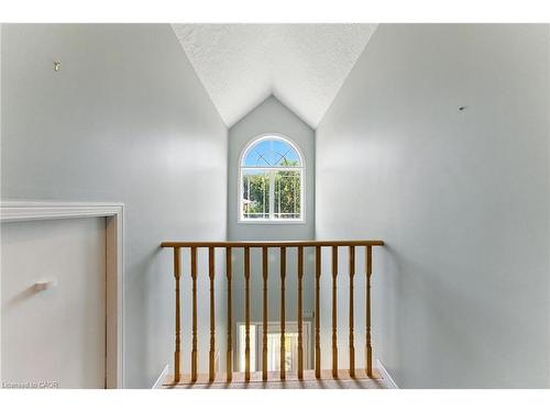 6-40 Wesleyan Court, Ancaster, ON - Indoor Photo Showing Other Room