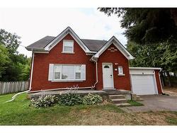 429 Erb Street W Waterloo, ON N2T 1A1