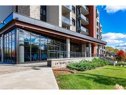 703-30 Hamilton Street S Waterdown, ON L8B 1V8