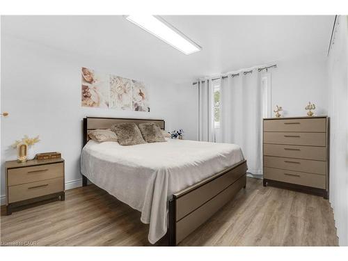 539 Parkview Crescent, Cambridge, ON - Indoor Photo Showing Bedroom