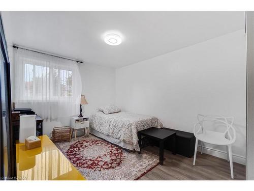 539 Parkview Crescent, Cambridge, ON - Indoor Photo Showing Bedroom