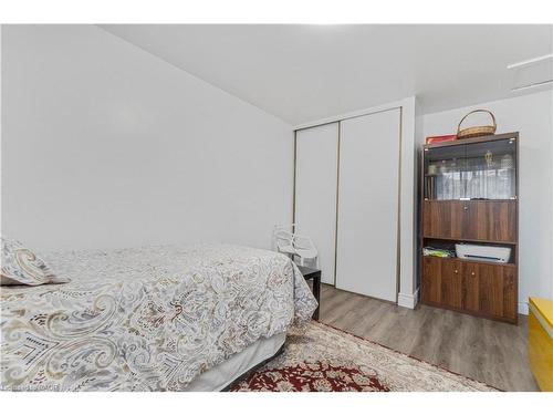 539 Parkview Crescent, Cambridge, ON - Indoor Photo Showing Bedroom