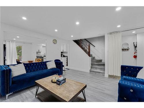539 Parkview Crescent, Cambridge, ON - Indoor Photo Showing Living Room