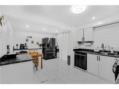 539 Parkview Crescent, Cambridge, ON - Indoor Photo Showing Kitchen