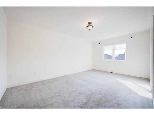 489 Downes Jackson Heights, Milton, ON - Indoor Photo Showing Other Room