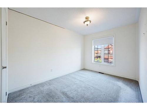 489 Downes Jackson Heights, Milton, ON - Indoor Photo Showing Other Room