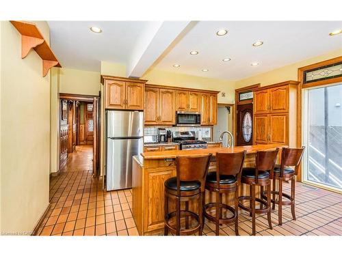 351 Bay Street S, Hamilton, ON - Indoor Photo Showing Kitchen