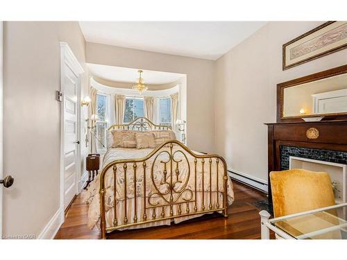 351 Bay Street S, Hamilton, ON - Indoor Photo Showing Other Room