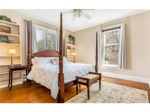 351 Bay Street S, Hamilton, ON - Indoor Photo Showing Bedroom