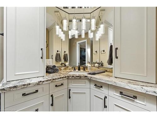 7078 Rosseau Place, Niagara Falls, ON - Indoor Photo Showing Bathroom