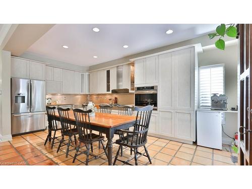 5570 Mcfarren Boulevard, Mississauga, ON - Indoor Photo Showing Dining Room