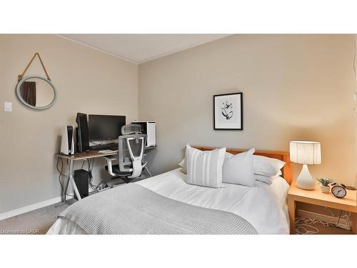5570 Mcfarren Boulevard, Mississauga, ON - Indoor Photo Showing Bedroom