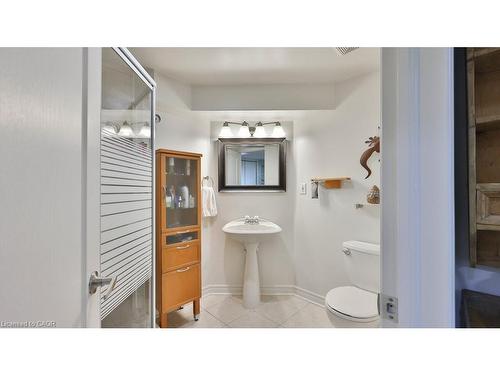 5570 Mcfarren Boulevard, Mississauga, ON - Indoor Photo Showing Bathroom