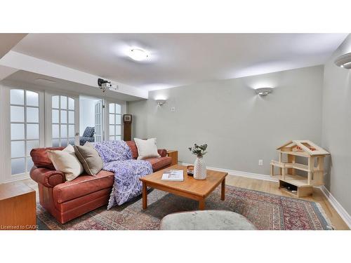 5570 Mcfarren Boulevard, Mississauga, ON - Indoor Photo Showing Living Room