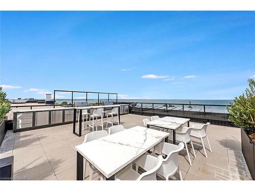 606-600 North Service Road, Hamilton, ON - Outdoor