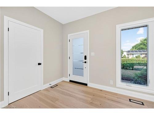 4006 Flemish Drive, Burlington, ON - Indoor Photo Showing Other Room