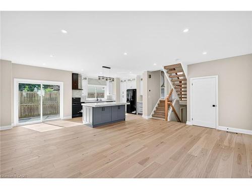 4006 Flemish Drive, Burlington, ON - Indoor