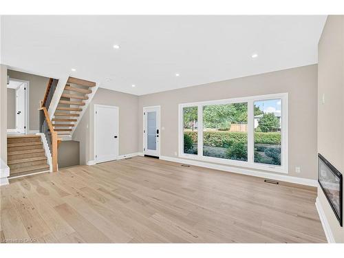 4006 Flemish Drive, Burlington, ON - Indoor