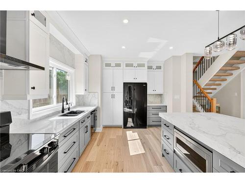 4006 Flemish Drive, Burlington, ON - Indoor Photo Showing Kitchen With Double Sink