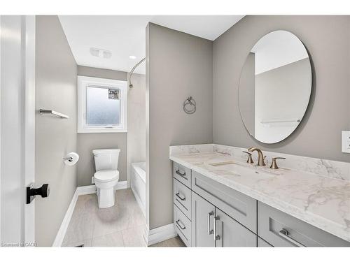4006 Flemish Drive, Burlington, ON - Indoor Photo Showing Bathroom