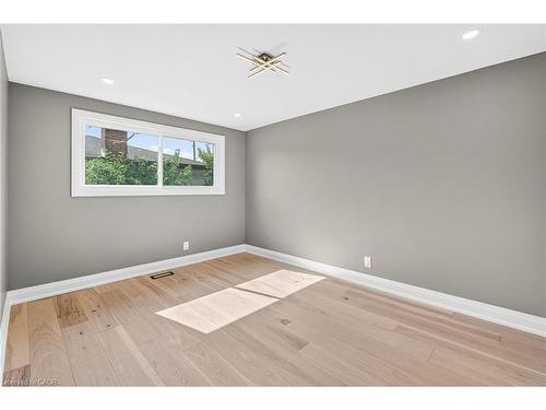 4006 Flemish Drive, Burlington, ON - Indoor Photo Showing Other Room