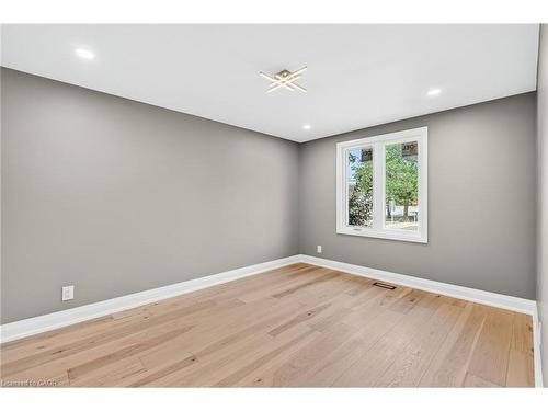 4006 Flemish Drive, Burlington, ON - Indoor Photo Showing Other Room