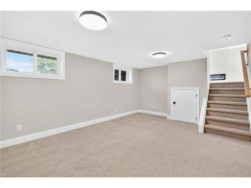 4006 Flemish Drive, Burlington, ON - Indoor Photo Showing Other Room