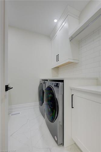 47 Pioneer Ridge Drive, Kitchener, ON - Indoor Photo Showing Laundry Room