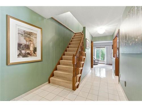 39 Megna Court, Hamilton, ON - Indoor Photo Showing Other Room