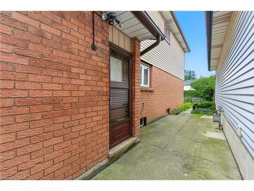 39 Megna Court, Hamilton, ON - Outdoor With Exterior