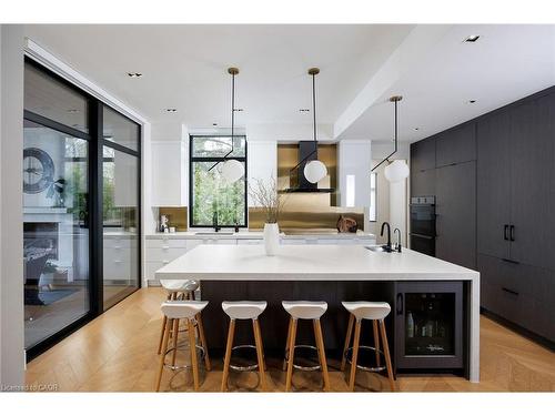 1471 Rogerswood Court, Mississauga, ON - Indoor Photo Showing Kitchen With Upgraded Kitchen