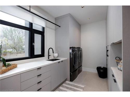 1471 Rogerswood Court, Mississauga, ON - Indoor Photo Showing Laundry Room