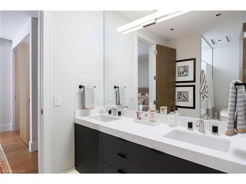 1471 Rogerswood Court, Mississauga, ON - Indoor Photo Showing Bathroom