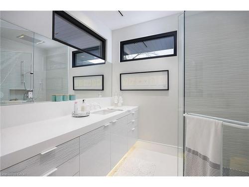 1471 Rogerswood Court, Mississauga, ON - Indoor Photo Showing Bathroom