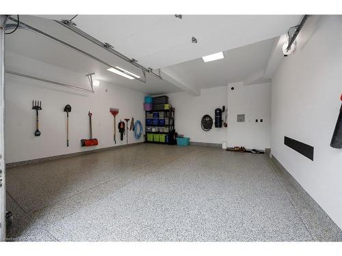 1471 Rogerswood Court, Mississauga, ON - Indoor Photo Showing Garage