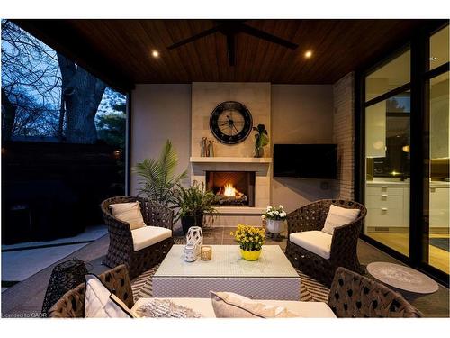 1471 Rogerswood Court, Mississauga, ON -  With Fireplace