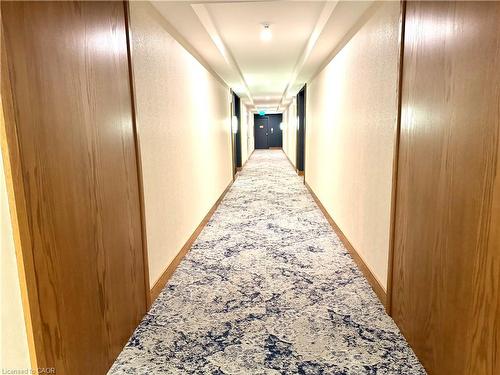 1708-5250 Lakeshore Road, Burlington, ON - Indoor Photo Showing Other Room