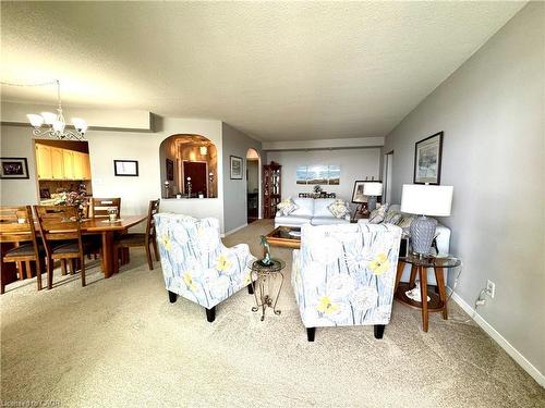 1708-5250 Lakeshore Road, Burlington, ON - Indoor Photo Showing Other Room