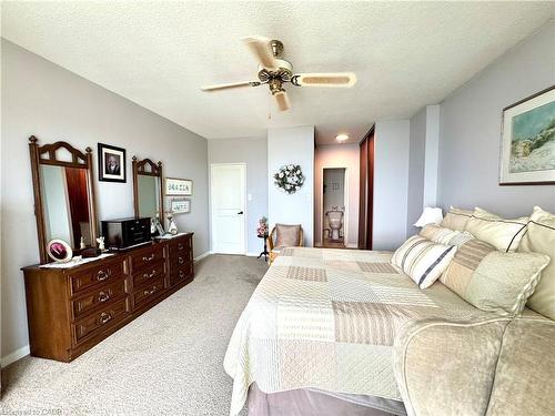 1708-5250 Lakeshore Road, Burlington, ON - Indoor Photo Showing Bedroom