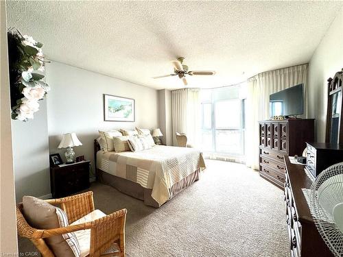 1708-5250 Lakeshore Road, Burlington, ON - Indoor Photo Showing Bedroom