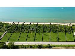 7065 Blue Coast Heights  Plympton-Wyoming, ON N0N 1E0