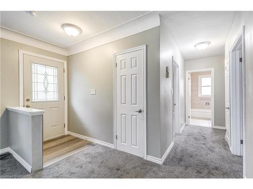 5446 Calvert Place, Burlington, ON - Indoor Photo Showing Other Room