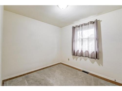 5446 Calvert Place, Burlington, ON - Indoor Photo Showing Other Room