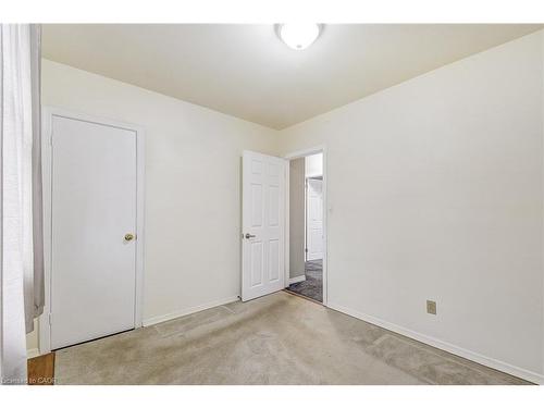 5446 Calvert Place, Burlington, ON - Indoor Photo Showing Other Room