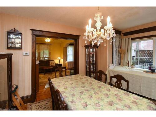 12 Leinster Avenue S, Hamilton, ON - Indoor Photo Showing Dining Room