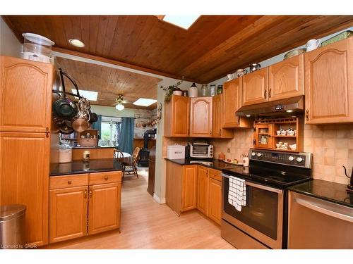 12 Leinster Avenue S, Hamilton, ON - Indoor Photo Showing Kitchen
